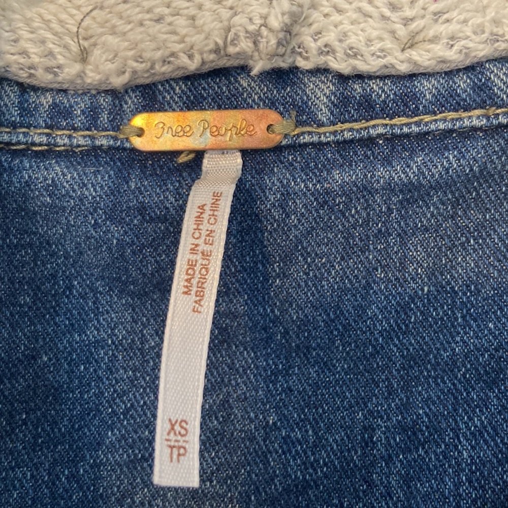 Free People denim Jacket with detachable hood - Picture 3 of 8